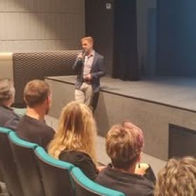 Přednáška PhDr. Petra Zahradníka, Ph.D. Tělo bez bolesti a život s radostí